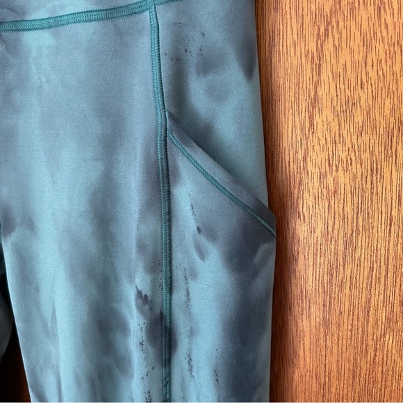 Lululemon Invigorate HR Crop 23” Tight Forest Shibori Graphite Grey Desert Teal - Picture 4 of 7